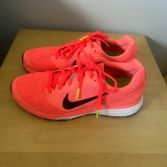 Nike running shoes - Picture 3 of 5